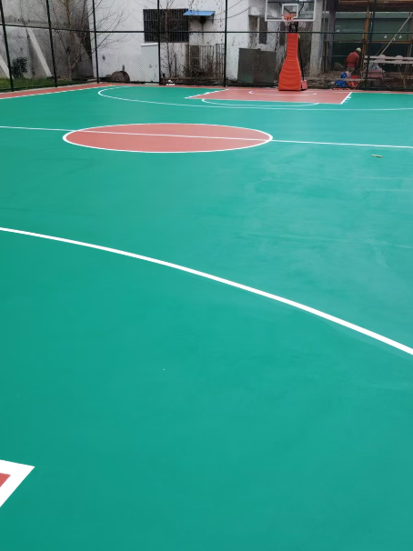 石柱 球场长期使用易出现地面开裂